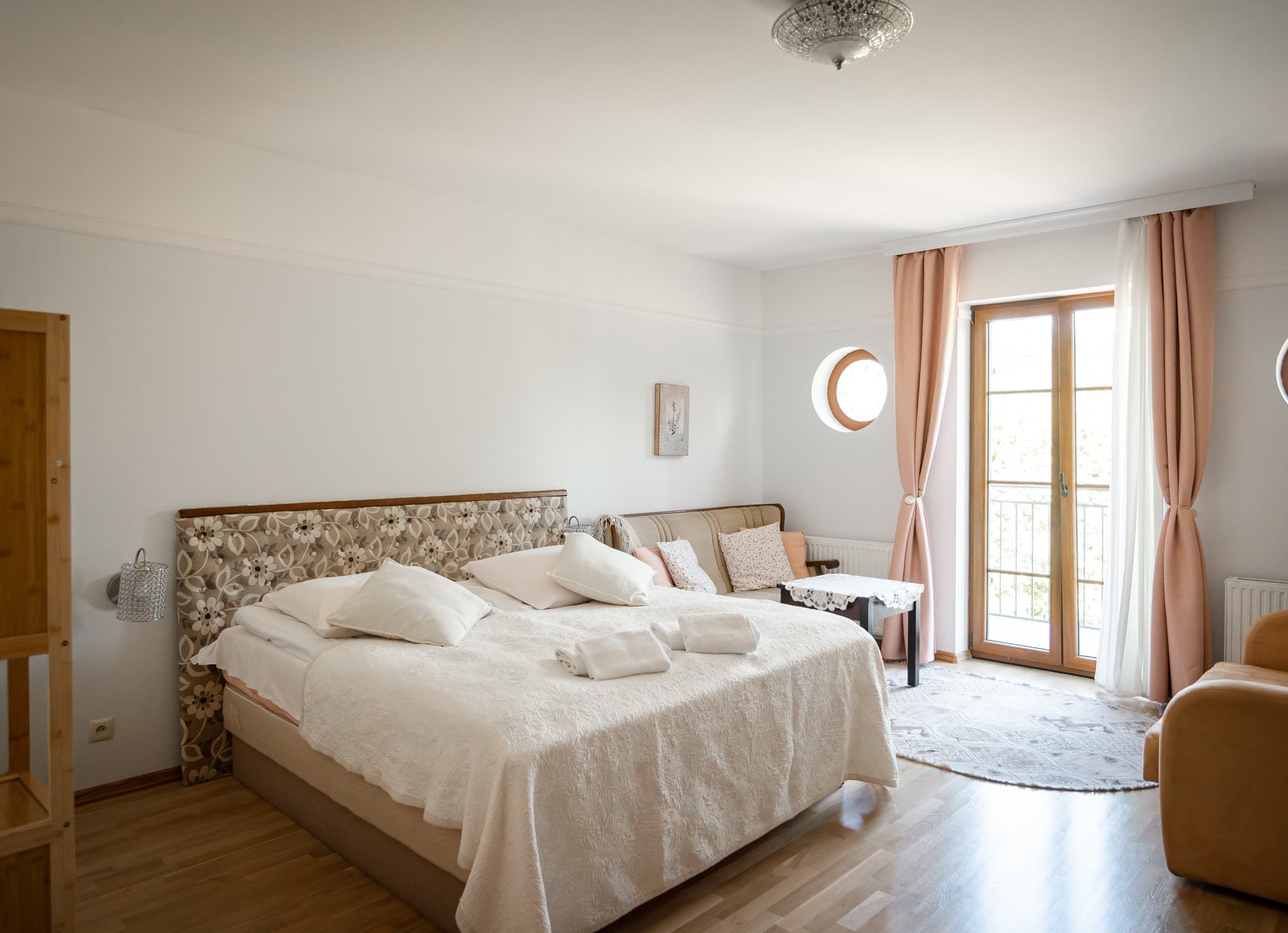 Apartament 5 — Dworek Biesiadny — zdjęcie 1 z 2